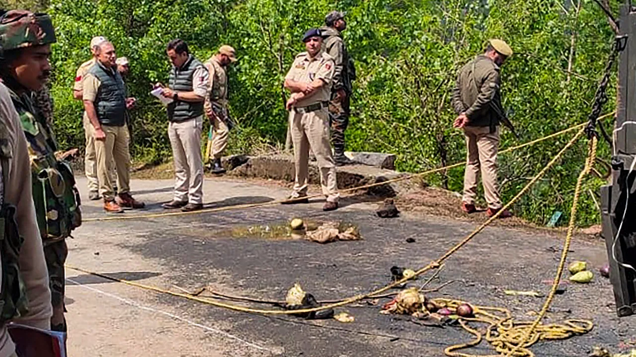Security personnel during a cordon and search operation after a terror attack in which five Army personnel were killed and another was seriously injured on Thursday at the Bata-Doriya area in Poonch district on April 21