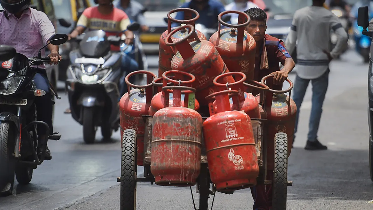 Ahead of assembly elections, Centre announces LPG price cut by Rs 200