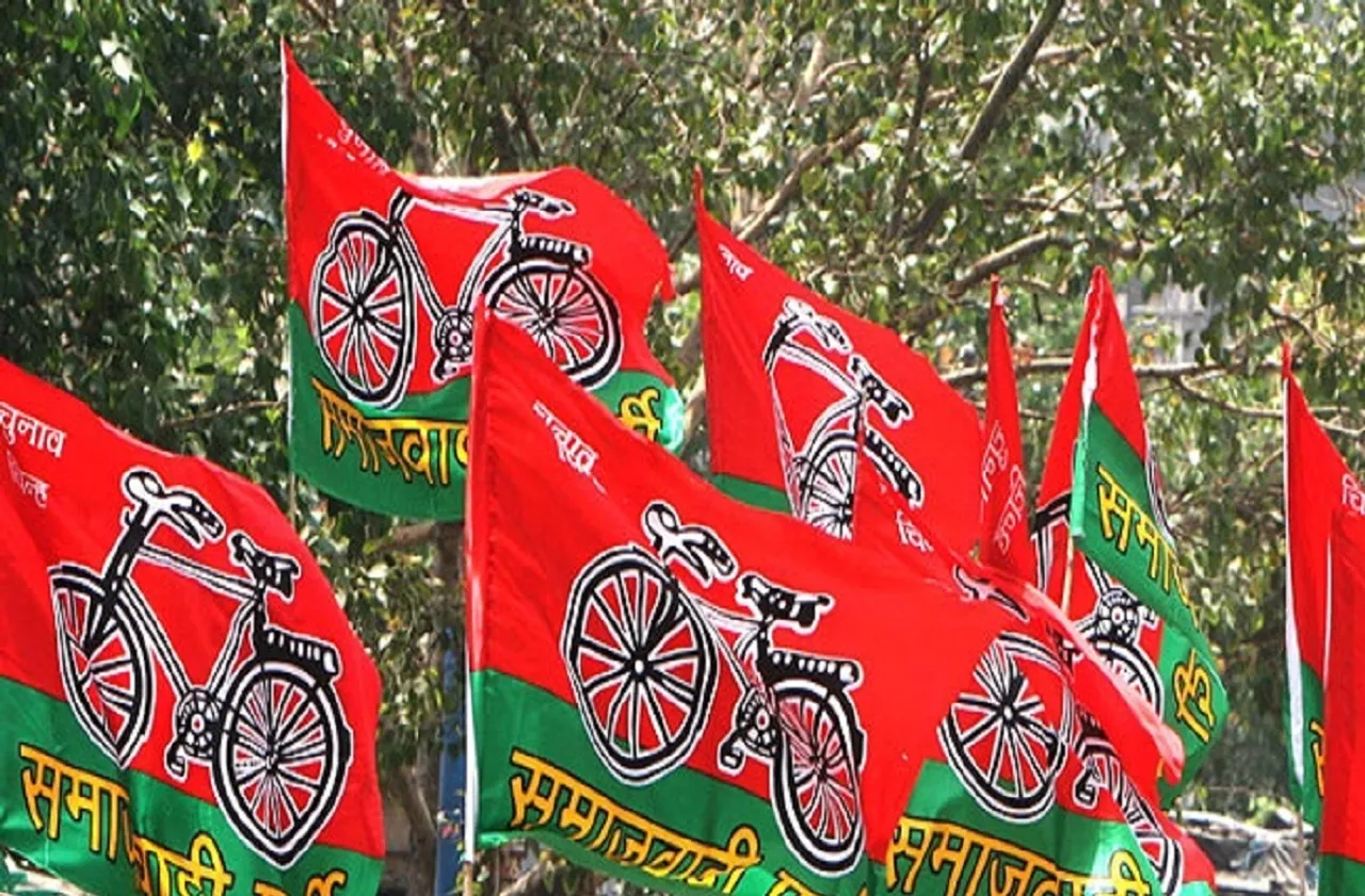 Samajwadi Party FLAGS.jpg