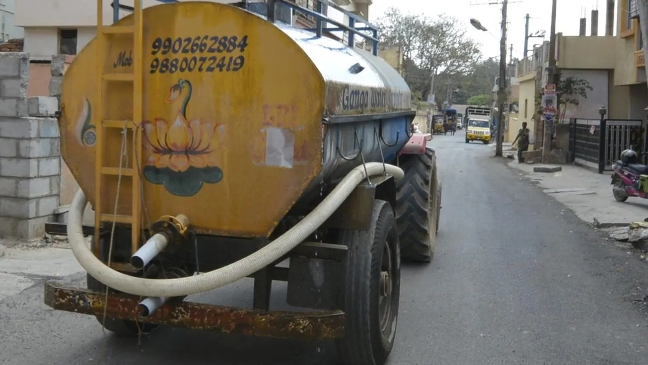 Amid high water demand, tanker drivers in Jalna face erratic work hours