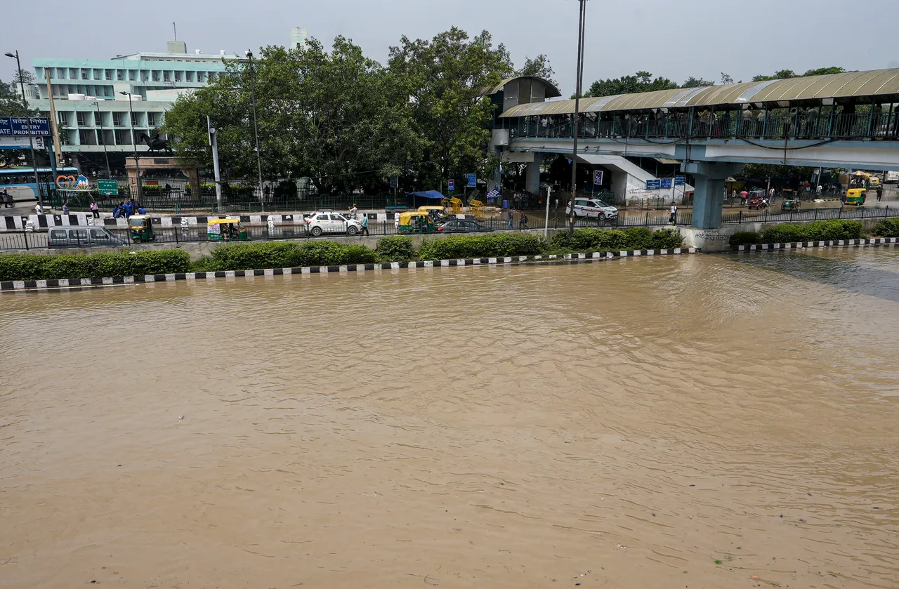 Yamuna water level in Delhi stabilises, will start receding soon, says CWC