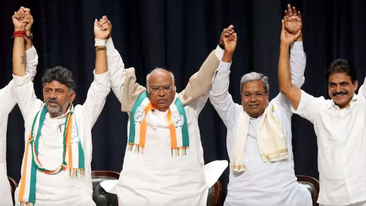 (L-R) DK Shivakumar, Mallikarjun Kharge, Siddaramaiah and KC Venugopal after victory in Karnataka