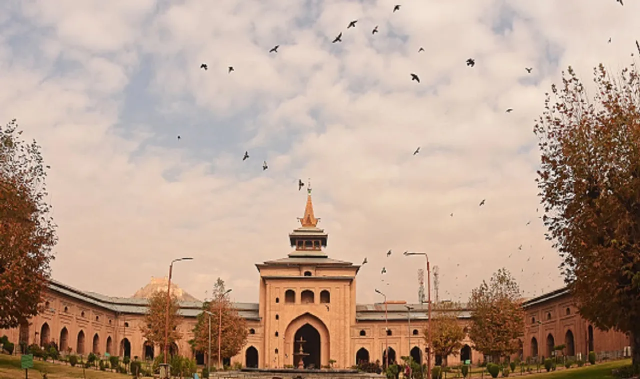 Kashmir jama masjid.jpg