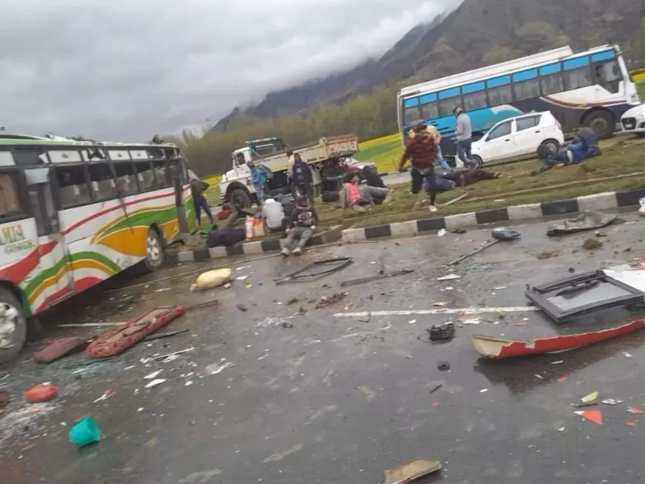 Four killed, 28 injured in Pulwama bus accident