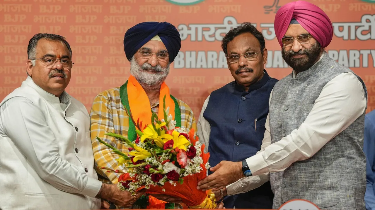 BJP National General Secretaries Tarun Chugh and Vinod Tawde and BJP leader Manjinder Singh Sirsa with former ambassador of India to US Taranjit Singh Sandhu as the latter joins the party, in New Delhi