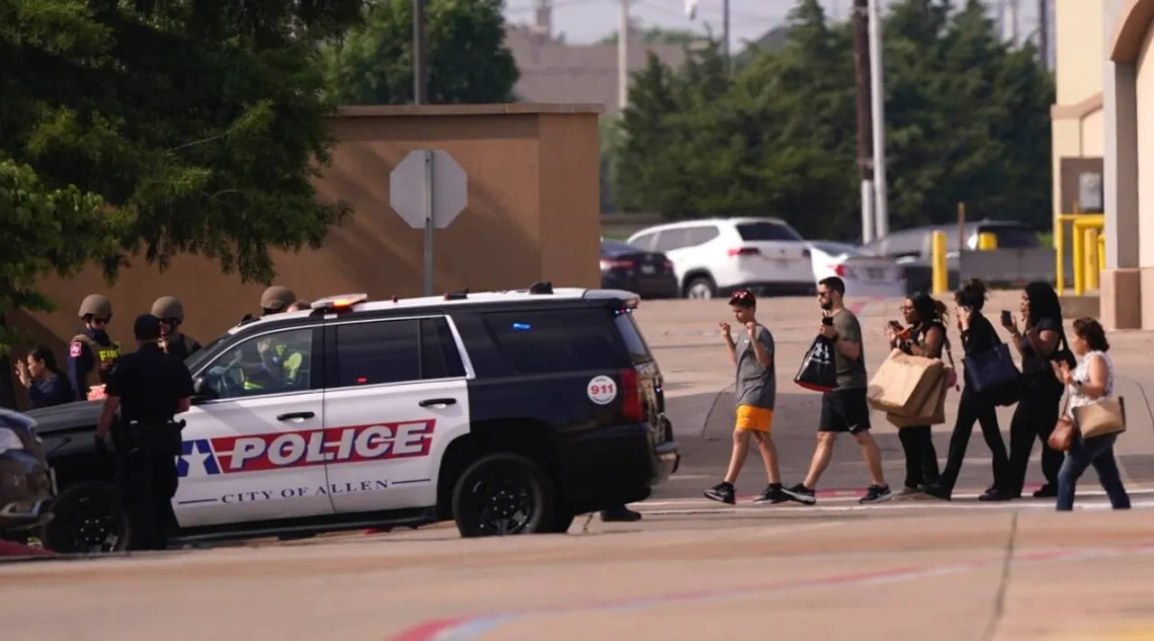 Texas mall shooting: 9 people, including gunman, dead