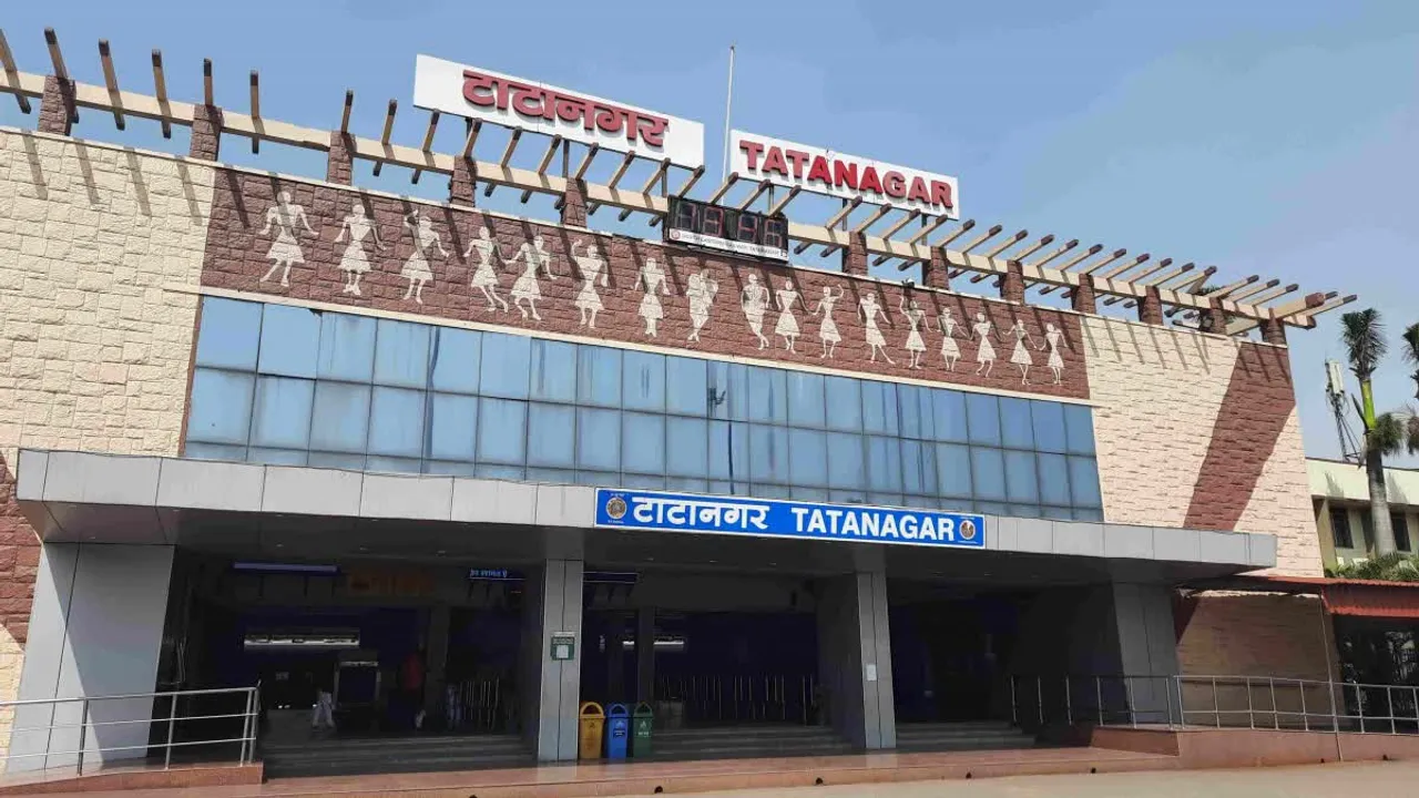 Jharkhand: 3 wagons of goods train derail in Tatanagar, services affected