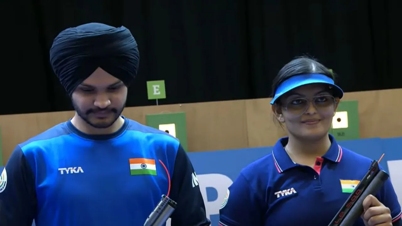 Asian Games: Sarabjot, Divya win silver medal in 10m air pistol mixed team event