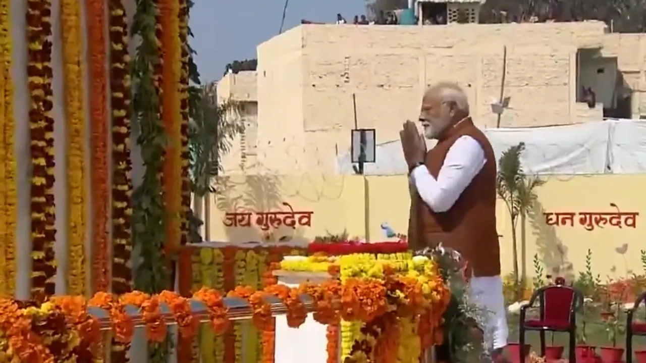 Prime Minister Narendra Modi unveiled a statue of Sant Ravidas in Varanasi today. He also visited Sant Guru Ravidas Janmasthali