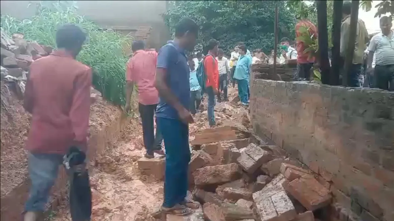 Wall Collapse in Rewa Madhya Pradesh 