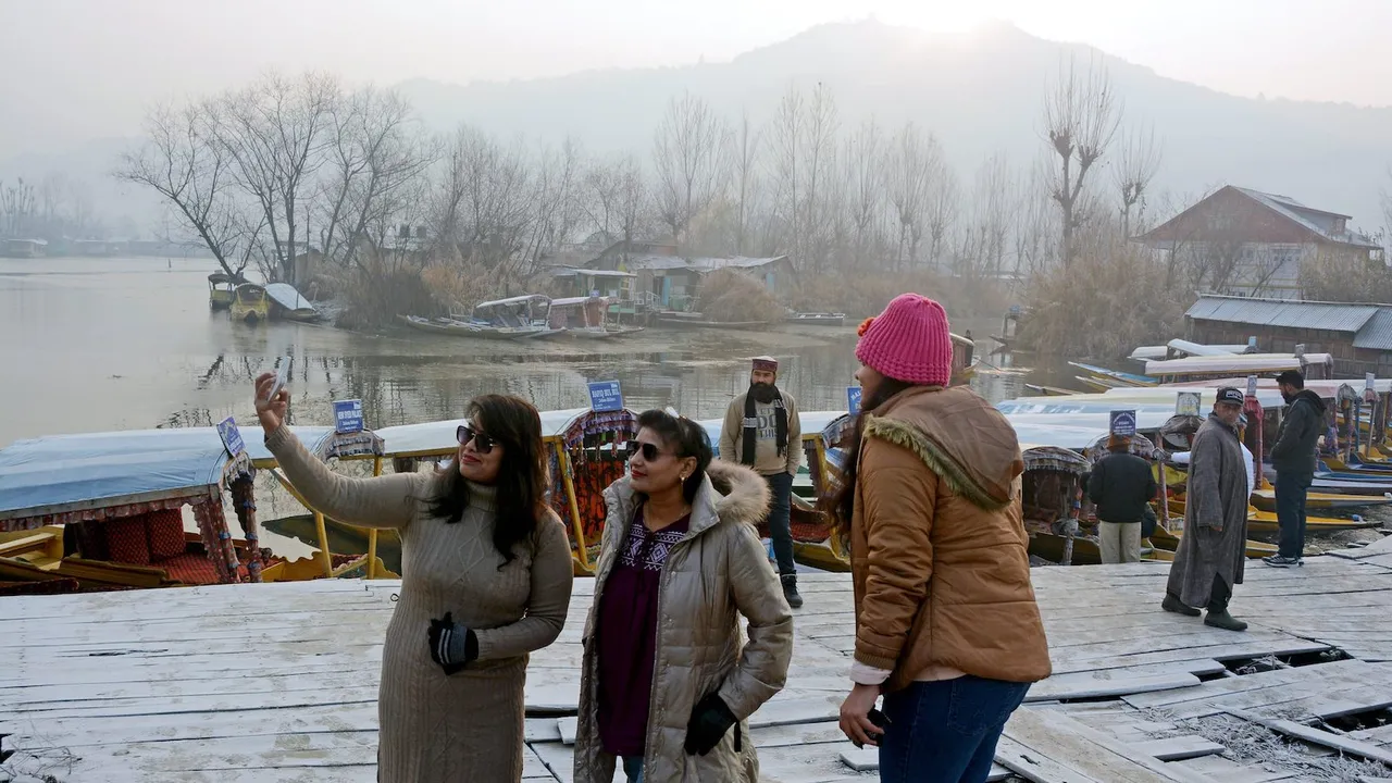 Kashmir's harshest 40-day winter period 'Chilla-i-Kalan' begins