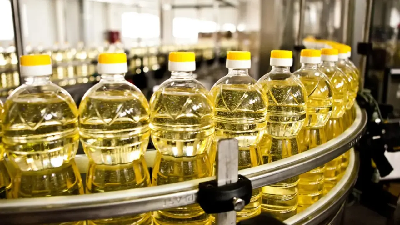 Govt must hike duty differential between crude & refined palm oil to 15%: Edible oil industry