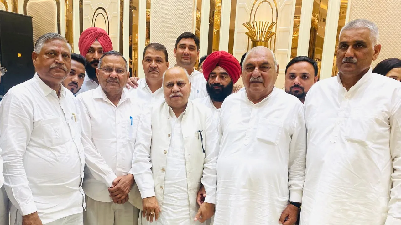 Haryana Congress leaders with three independent MLAs