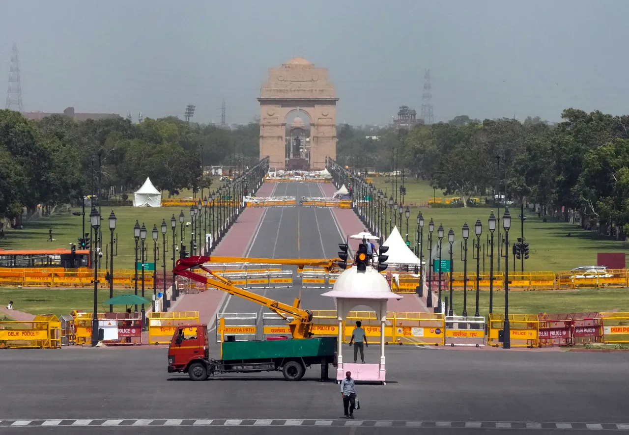 Delhi records minimum temperature of 21.3 deg C; humidity at 71%