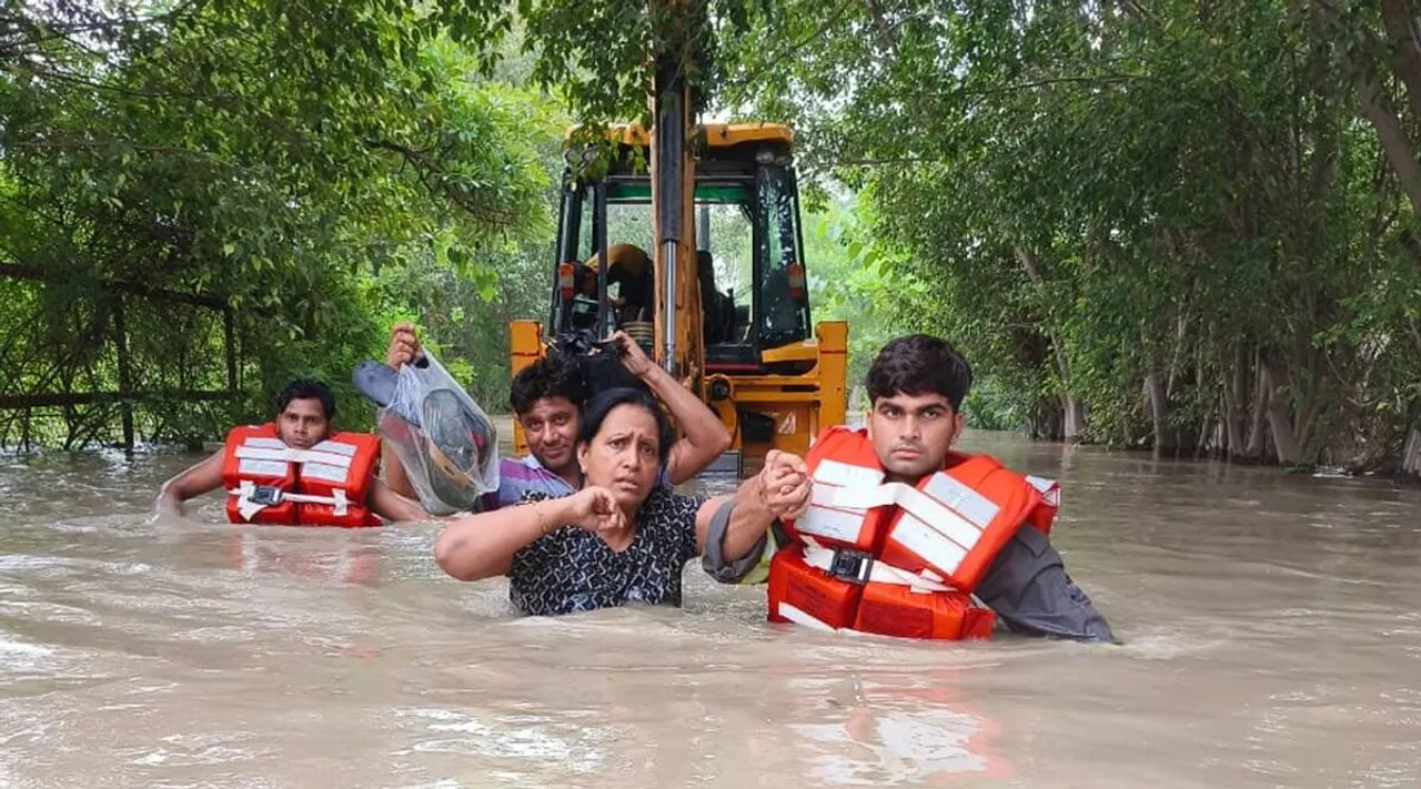 Noida Flood rescue