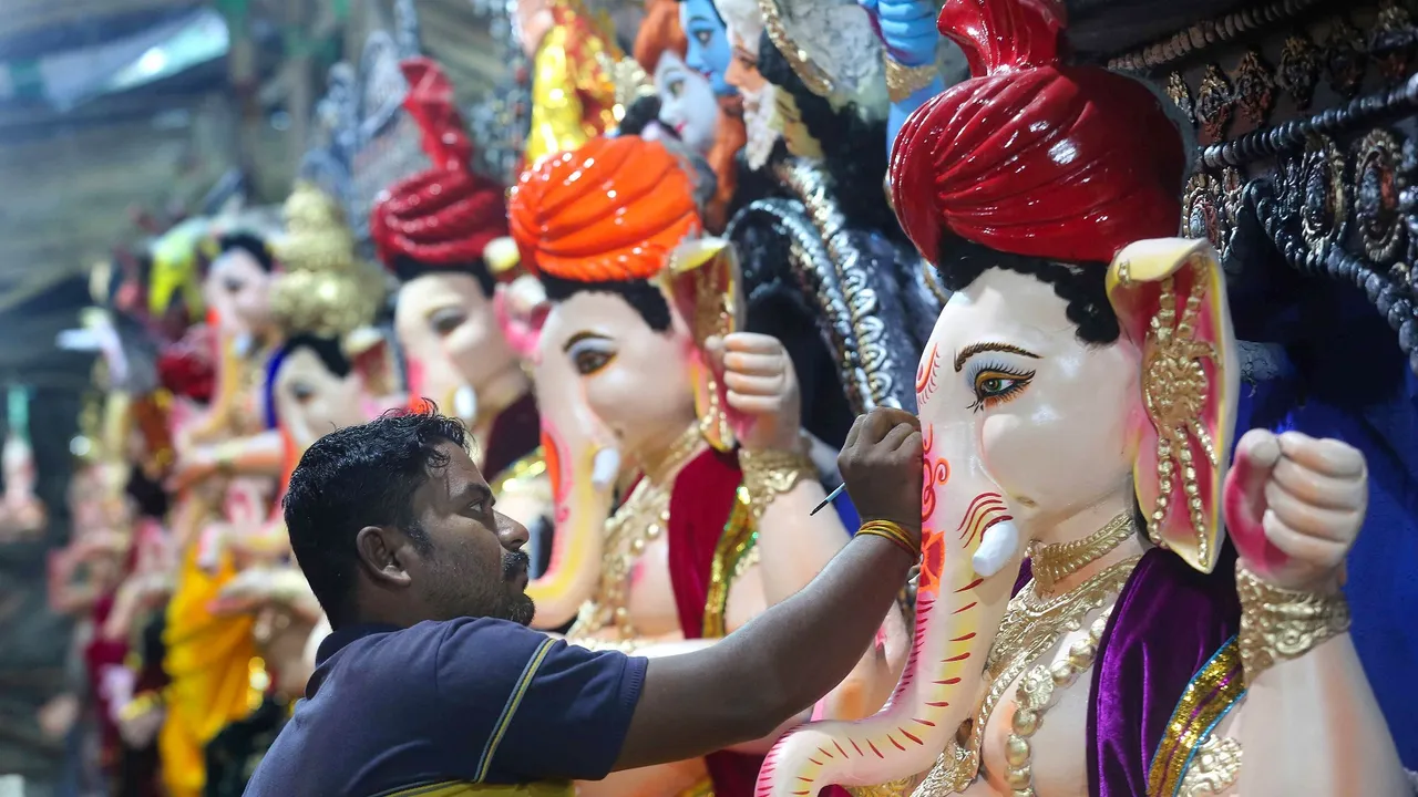 Mumbai police issue traffic guidelines for Ganesh festival