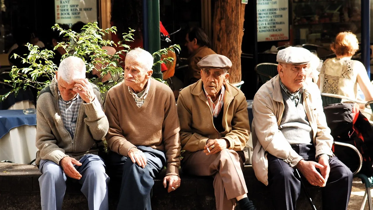 italy elderly population.jpg
