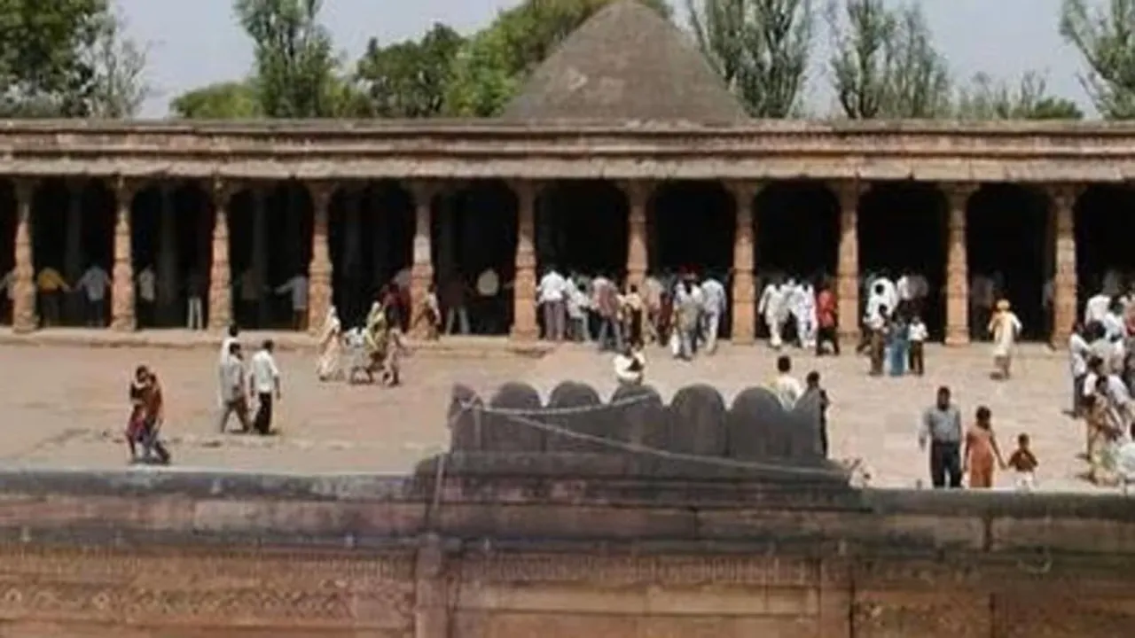 Archaeological Survey of India team begins survey of Bhojshala complex in MP
