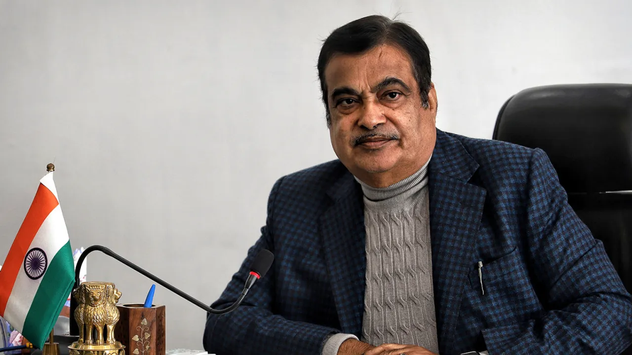 Nitin Gadkari says will not put up posters and banners from next election; underlines 'politics of service'