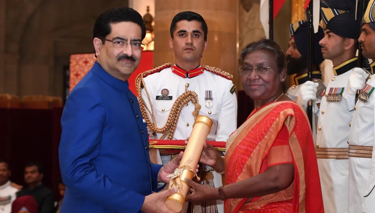 President Droupadi Murmu presents Padma Bhushan to Shri Kumar Mangalam Birla for Trade & Industry