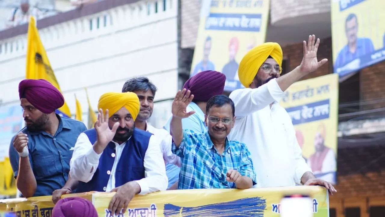 Delhi Chief Minister and AAP Supremo Arvind Kejriwal and Punjab Chief Minister Bhagwant Mann during a roadshow in support of AAP candidate Kuldeep Singh Dhaliwal, for Lok Sabha elections, in Amritsar, Thursday, May 16, 2024