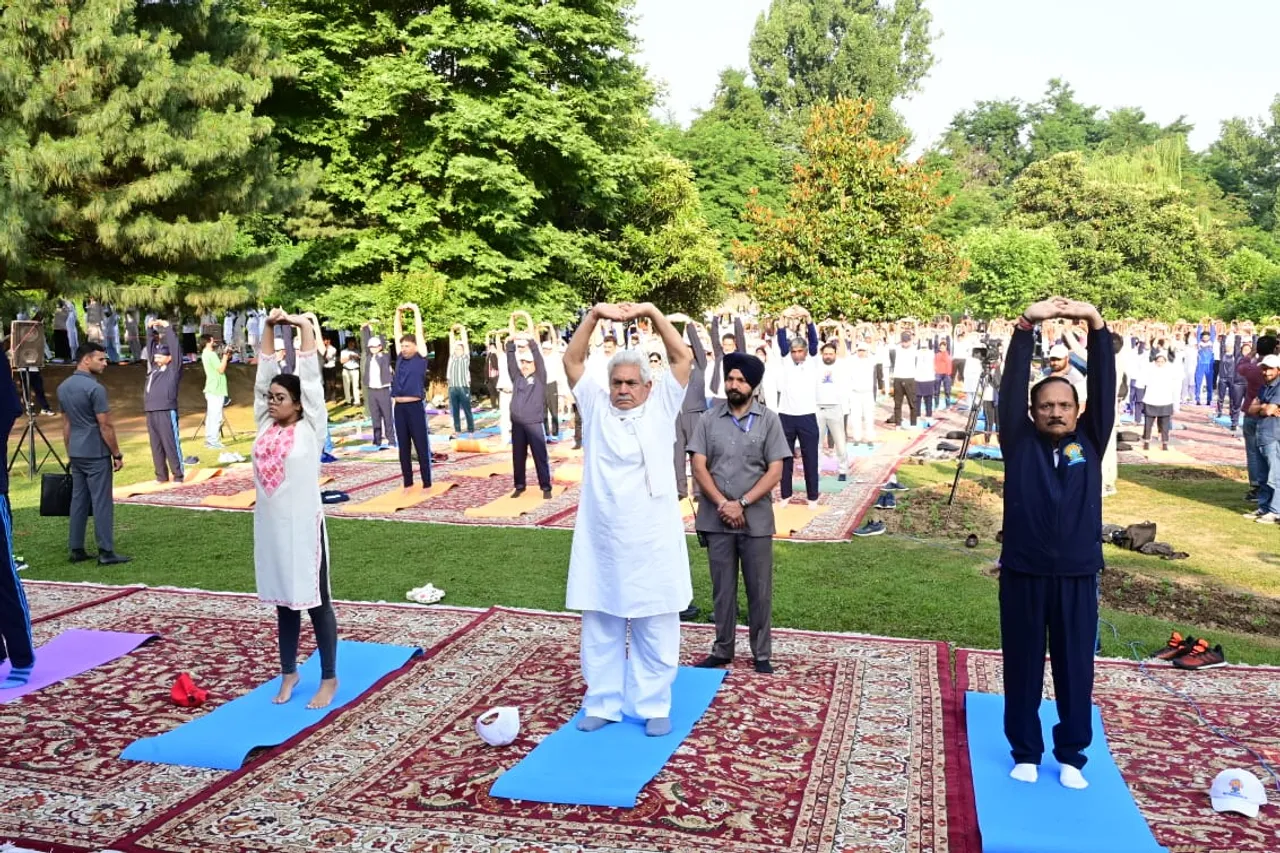 Manoj Sinha Yoga
