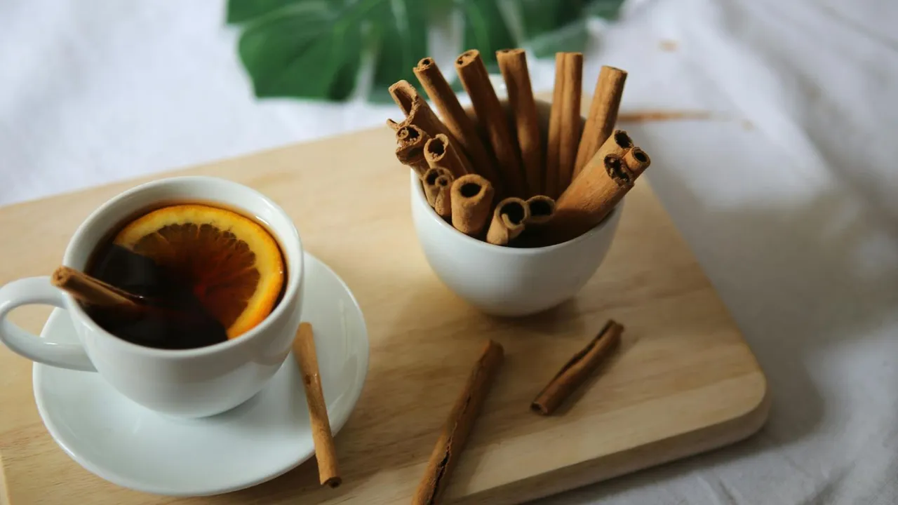 Can adding a teaspoon of cinnamon to your coffee help you burn fat?