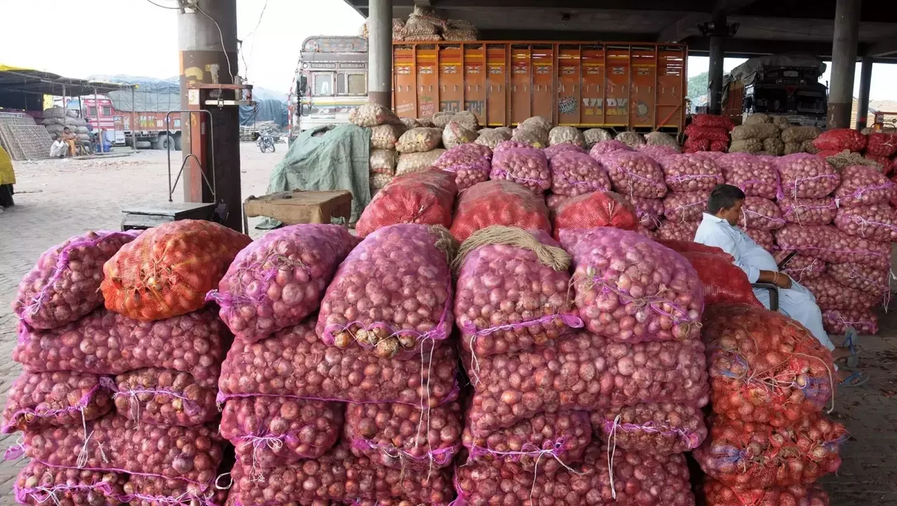 Onion traders Nashik.jpg