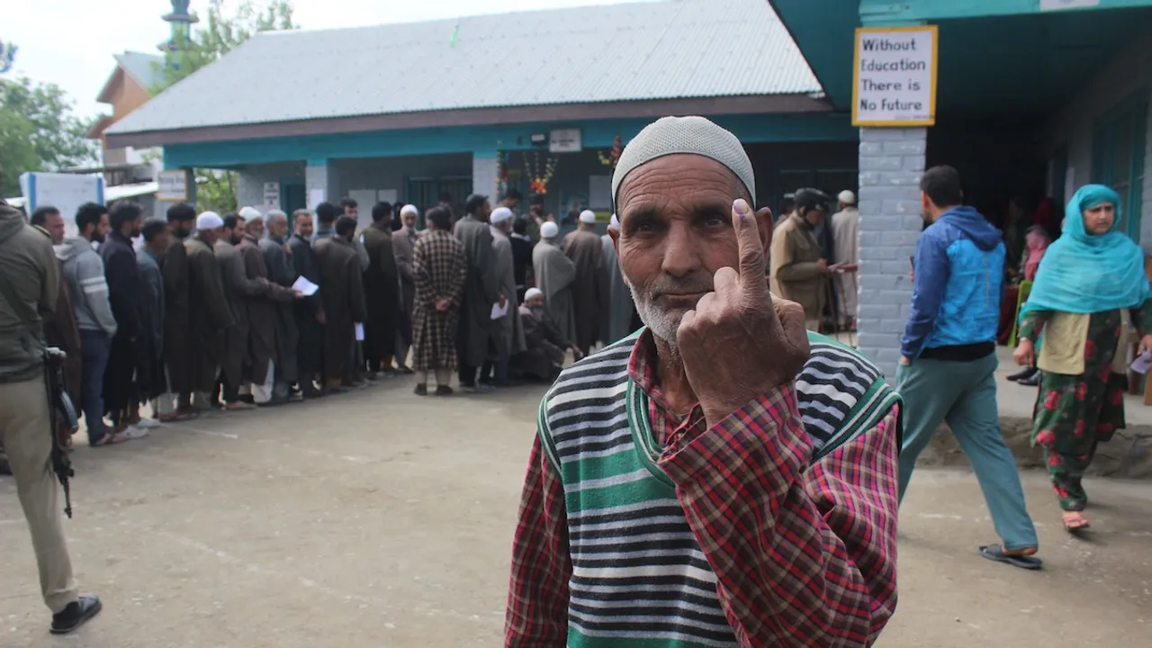 Pulwama voting voter srinagar kashmir