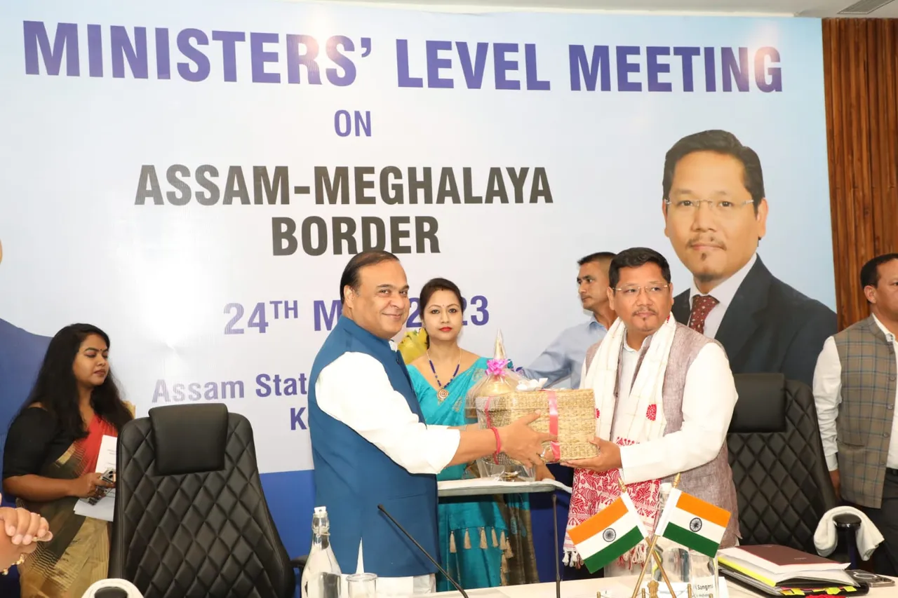 CMs of Assam, Meghalaya meet in Guwahati, discuss border dispute
