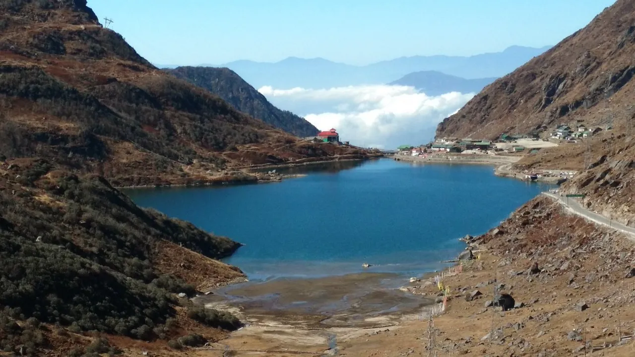 Sikkim govt starts issuing permits to tourists to visit Tsomgo, Nathula