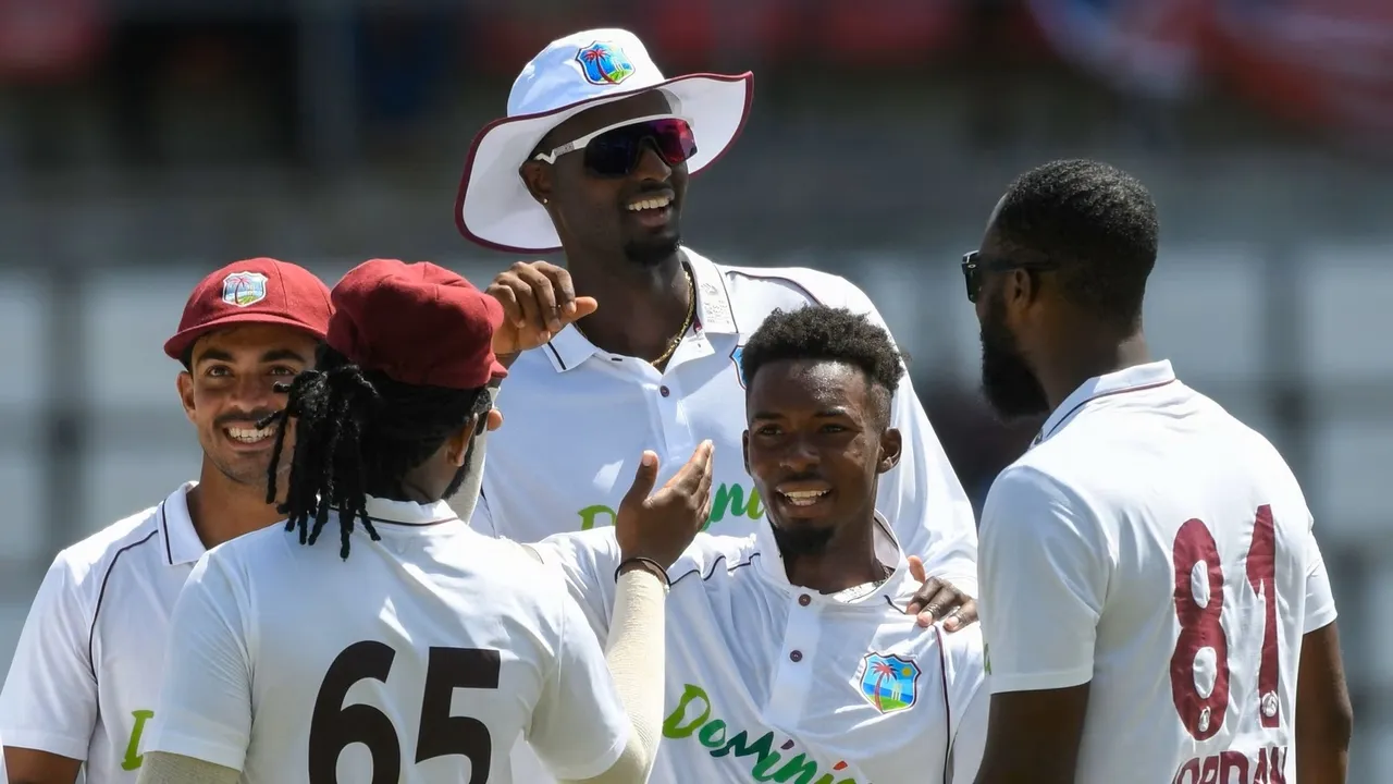 Struggling West Indies replace Reifer with Sinclair for second Test against India
