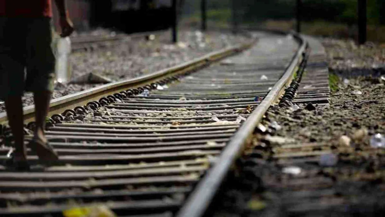 Maharashtra: Drum filled with stones kept on railway track; train driver applies emergency brakes