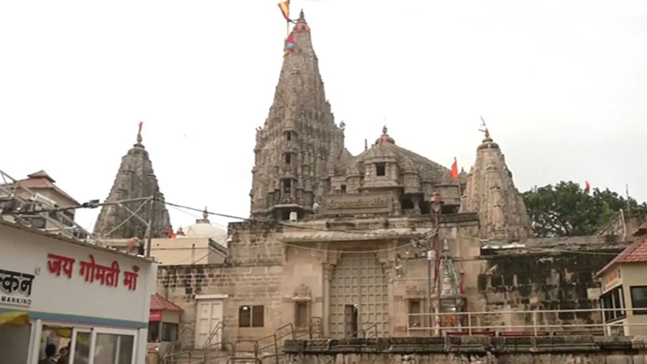 Dwarkadish temple in Gujarat Cyclone Biparjoy