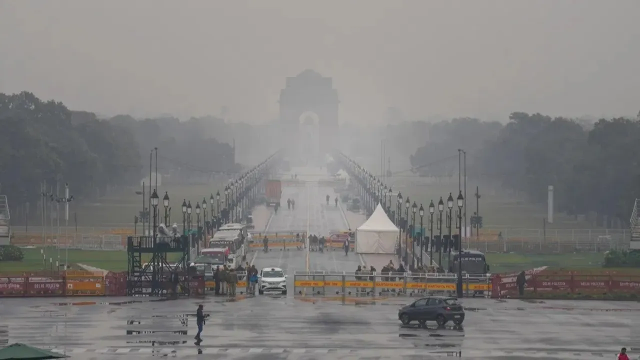 Delhi Rains India Gate