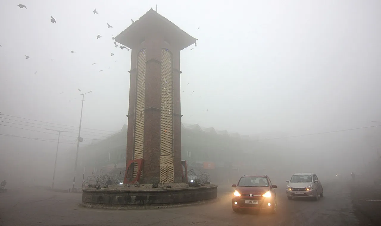 dense fog in Srinagar