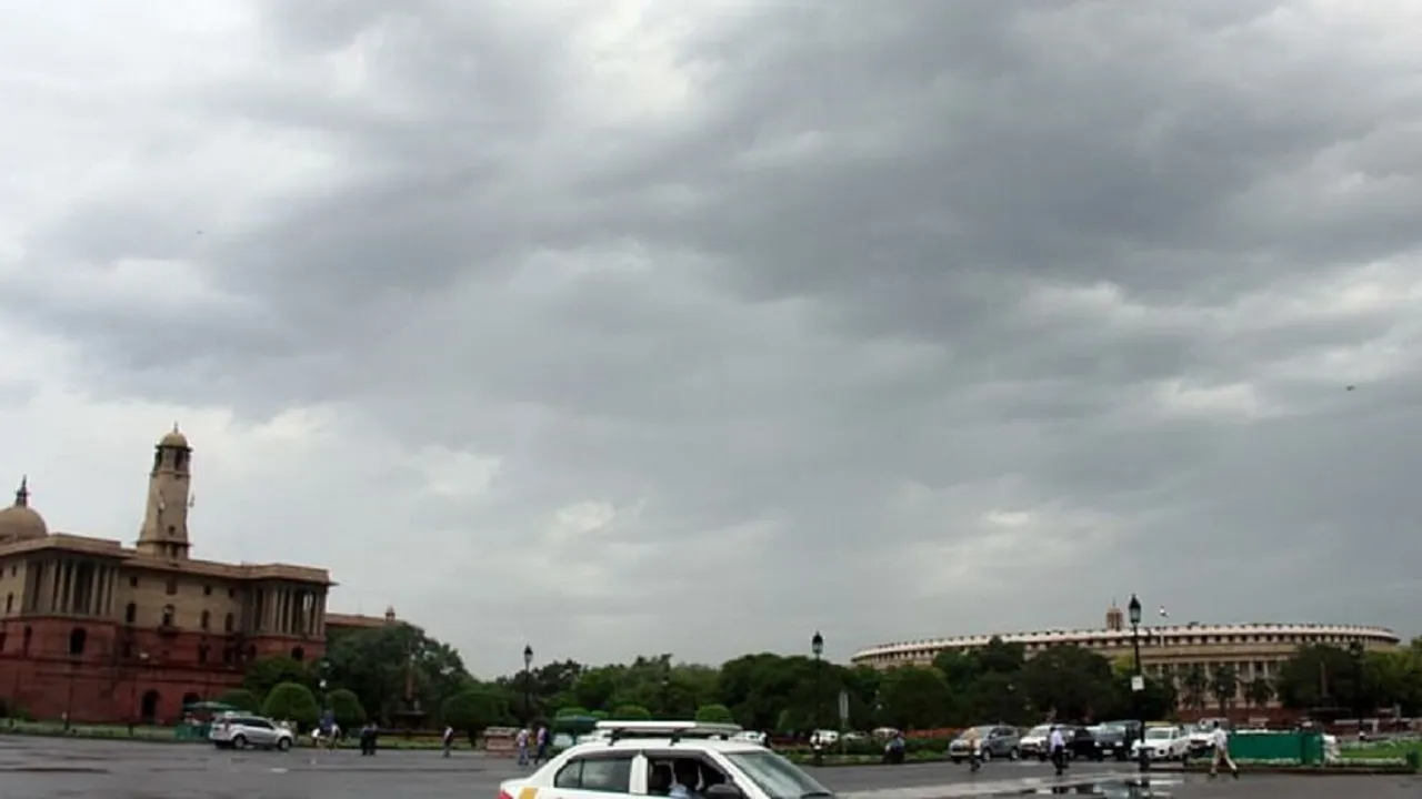 cloudy sky in Delhi clouds, monsoon