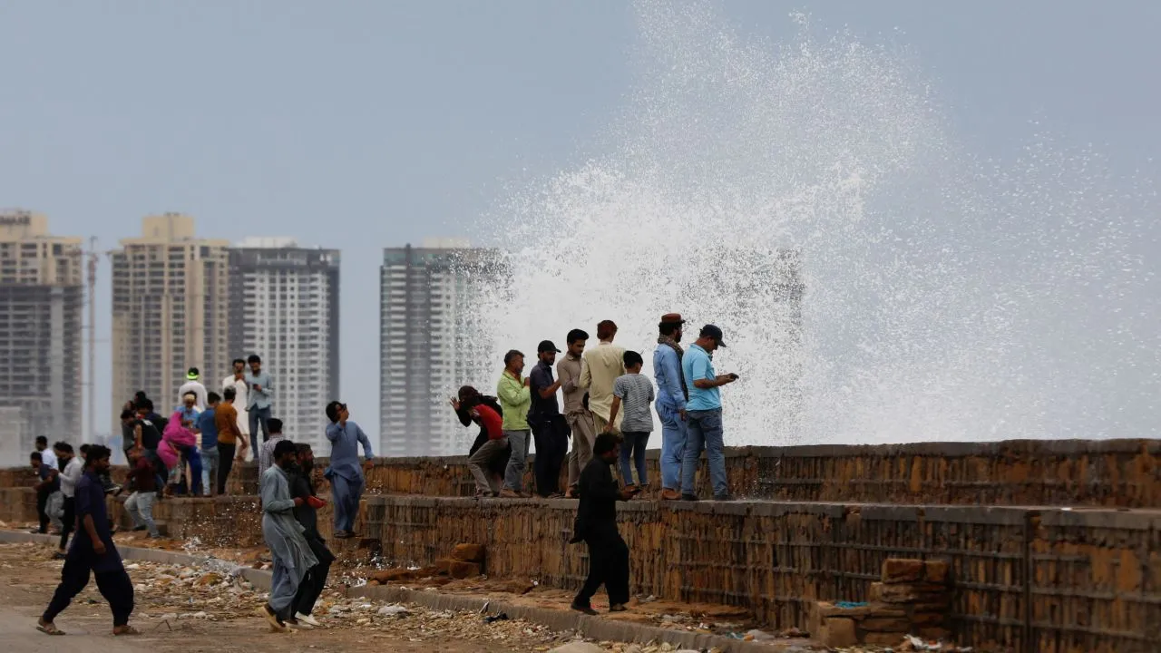 Cyclone Biparjoy Karachi