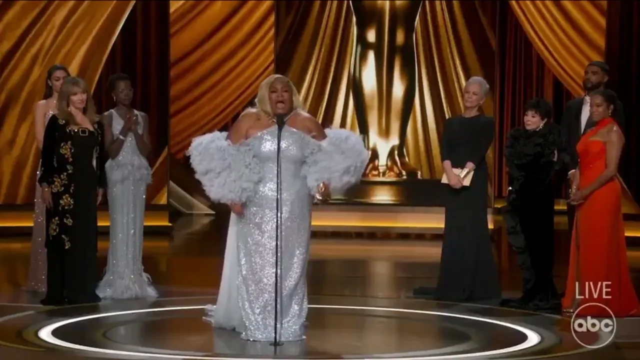 Da'Vine Joy Randloph delivers acceptance speech after winning Oscars
