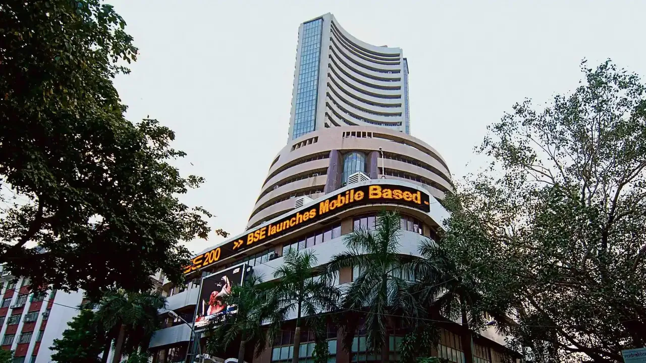 Sensex, Nifty fall over 1% on selling in HDFC twins