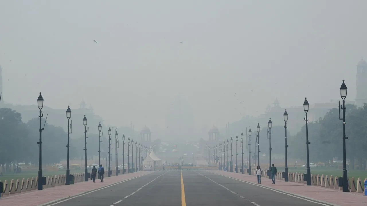 A thick blanket of smog covers the Rashtrapati Bhavan, in New Delhi