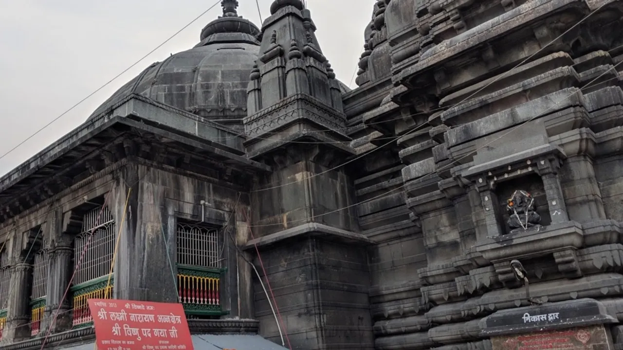 Vishnupad temple