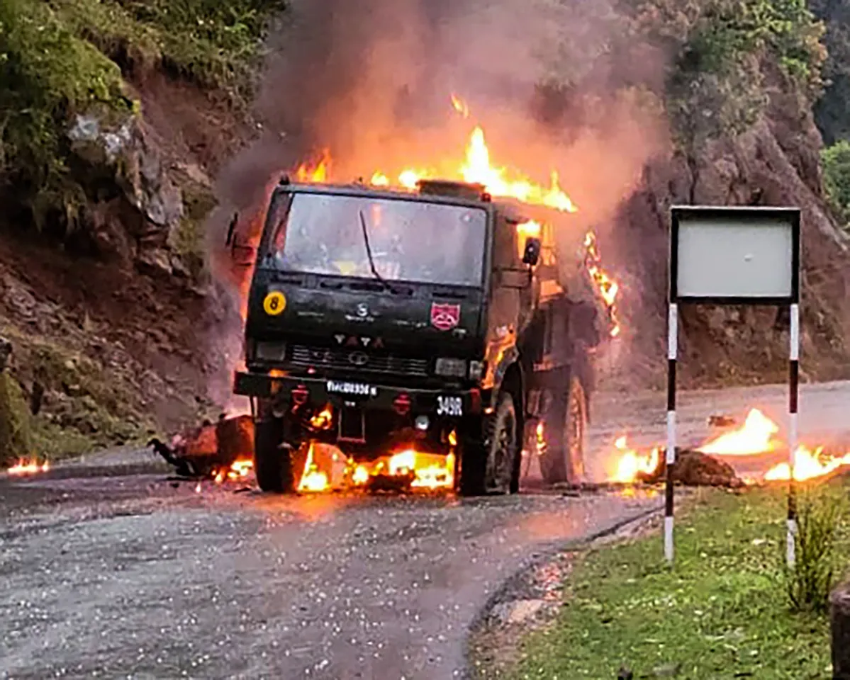 Army vehicle catches fire in Poonch