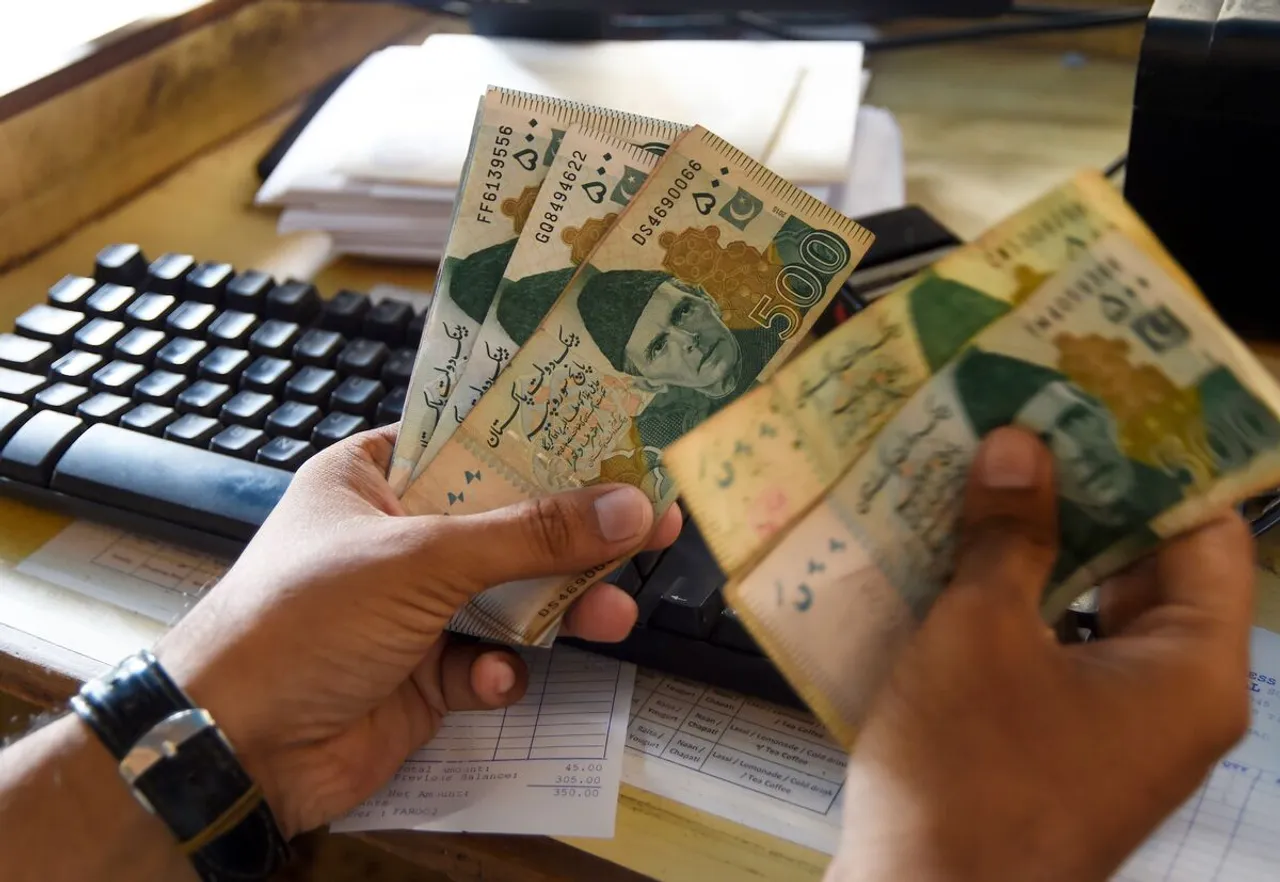Pakistan lost over USD 4 billion in FY23 in remittances as illegal channels offer higher exchange rates