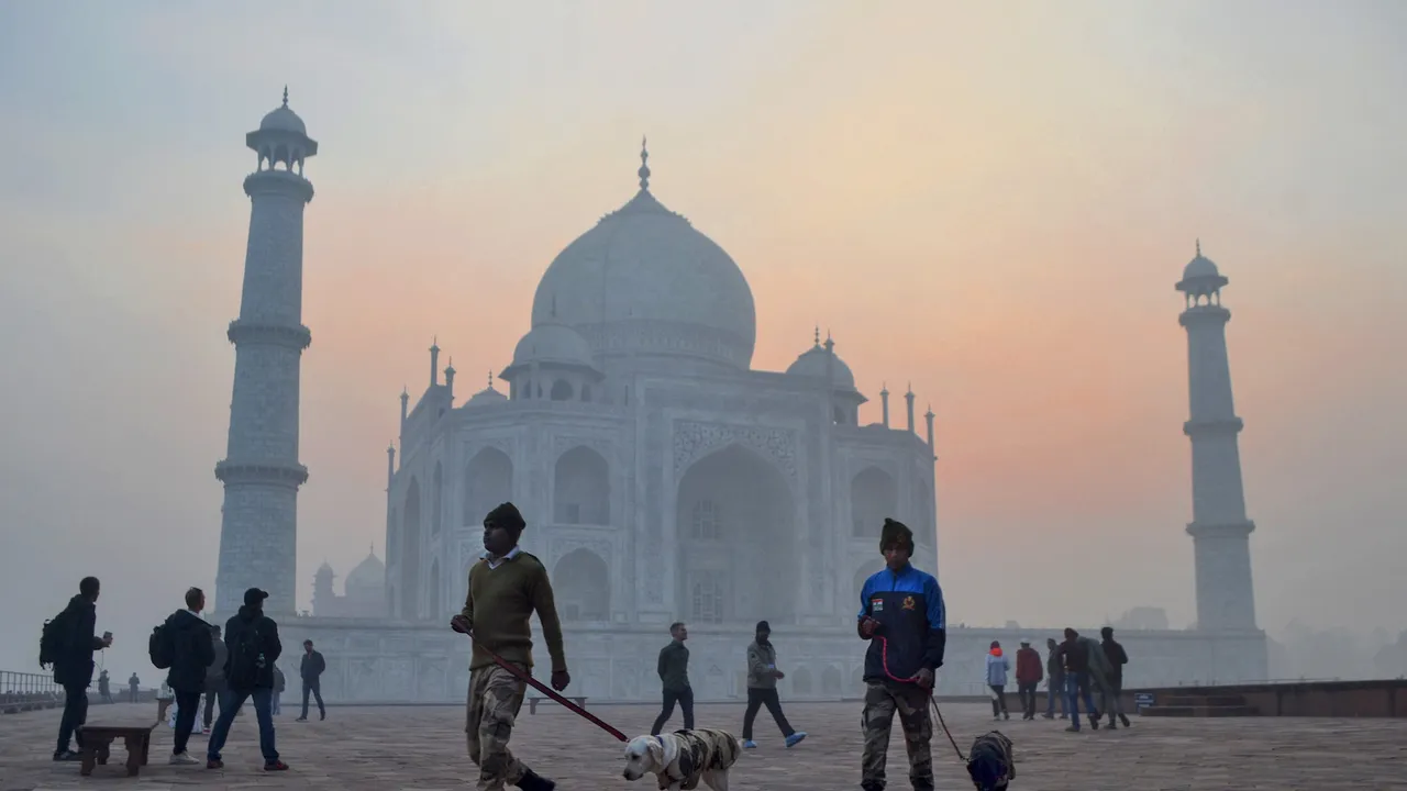 Screening of tourists begins at Taj Mahal amid fresh Covid scare
