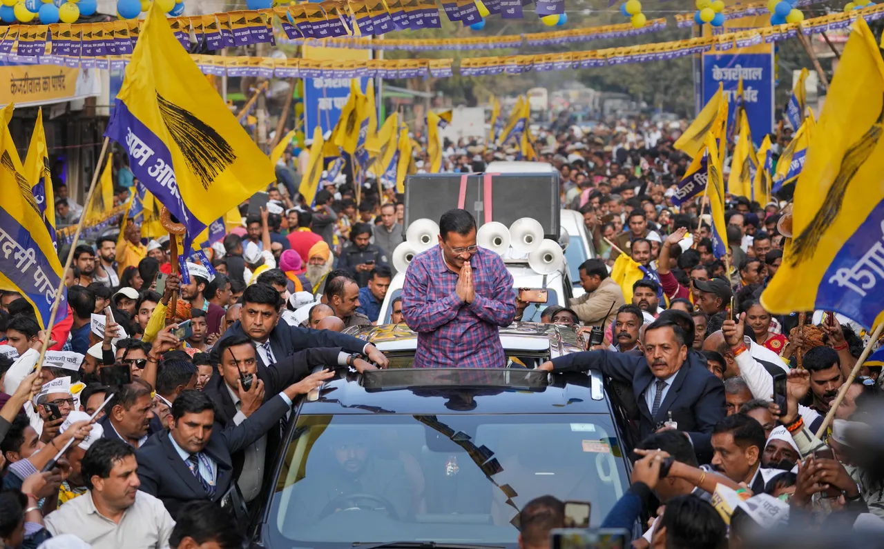 Arvind Kejriwal AAP roadshow MCD polls
