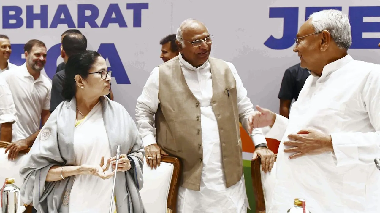 Mamata Banerjee with Mallikarjun Kharge and Nitish Kumar. Rahul Gandhi is also seen at the Opposition meeting in Mumbai on Thursday
