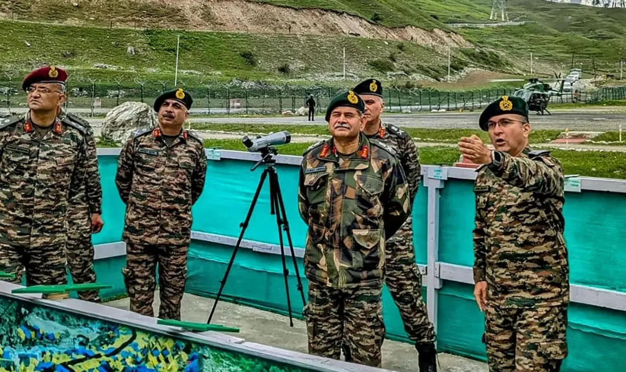 Army commander amarnath yatra.jpg