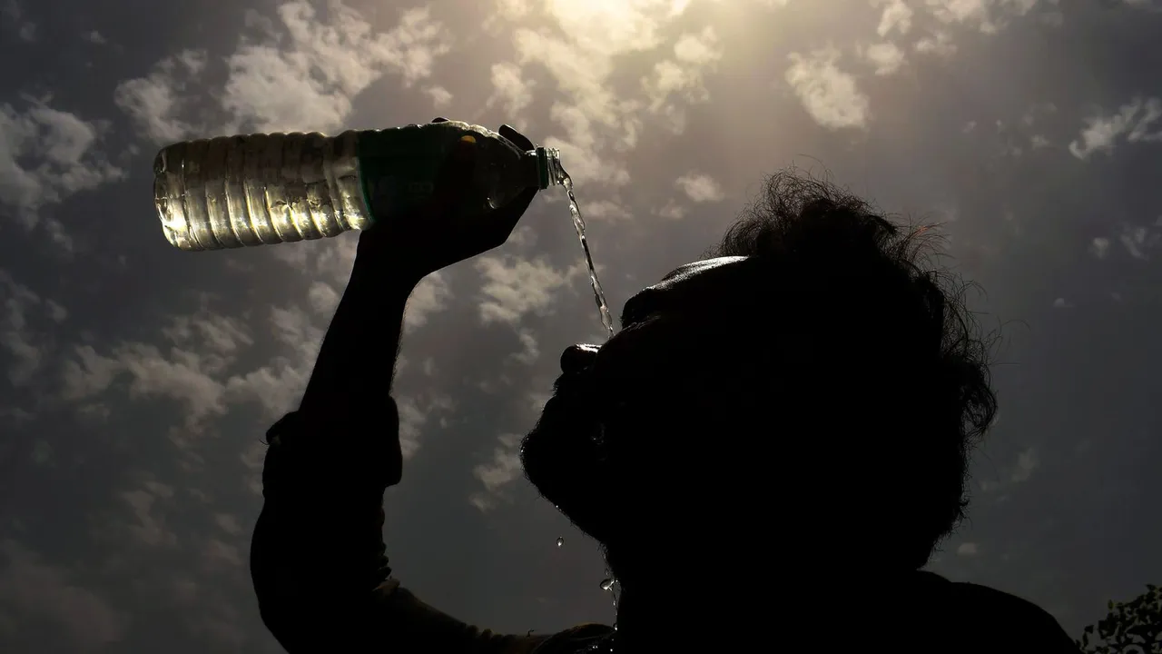 Delhi Heatwave in Gurugram Delhi Weather Hot