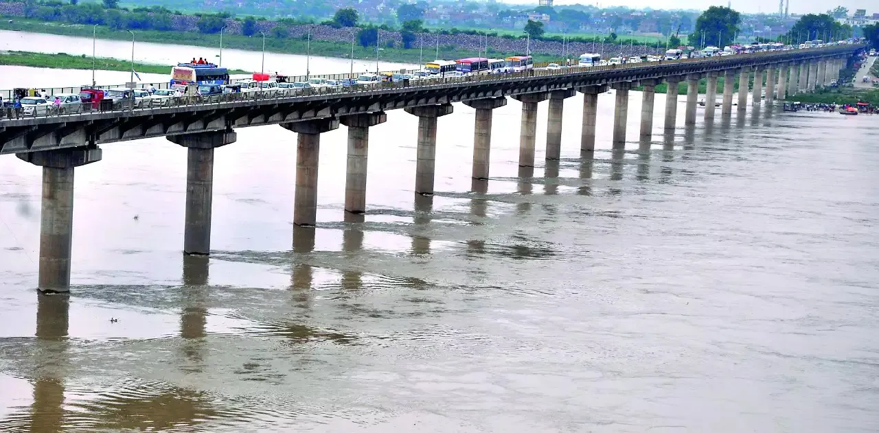 Bodies of 3 people fished out of Ganga in Prayagraj, one missing
